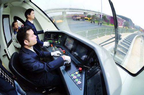 考火車司機必須是在職人員嗎？