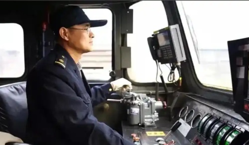 火車司機(jī)駕駛證怎么考？